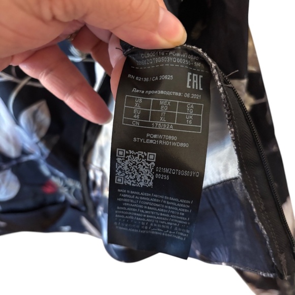 GUESS Black Floral Long Sleeve Mock Neck Top XL - Picture 8 of 13